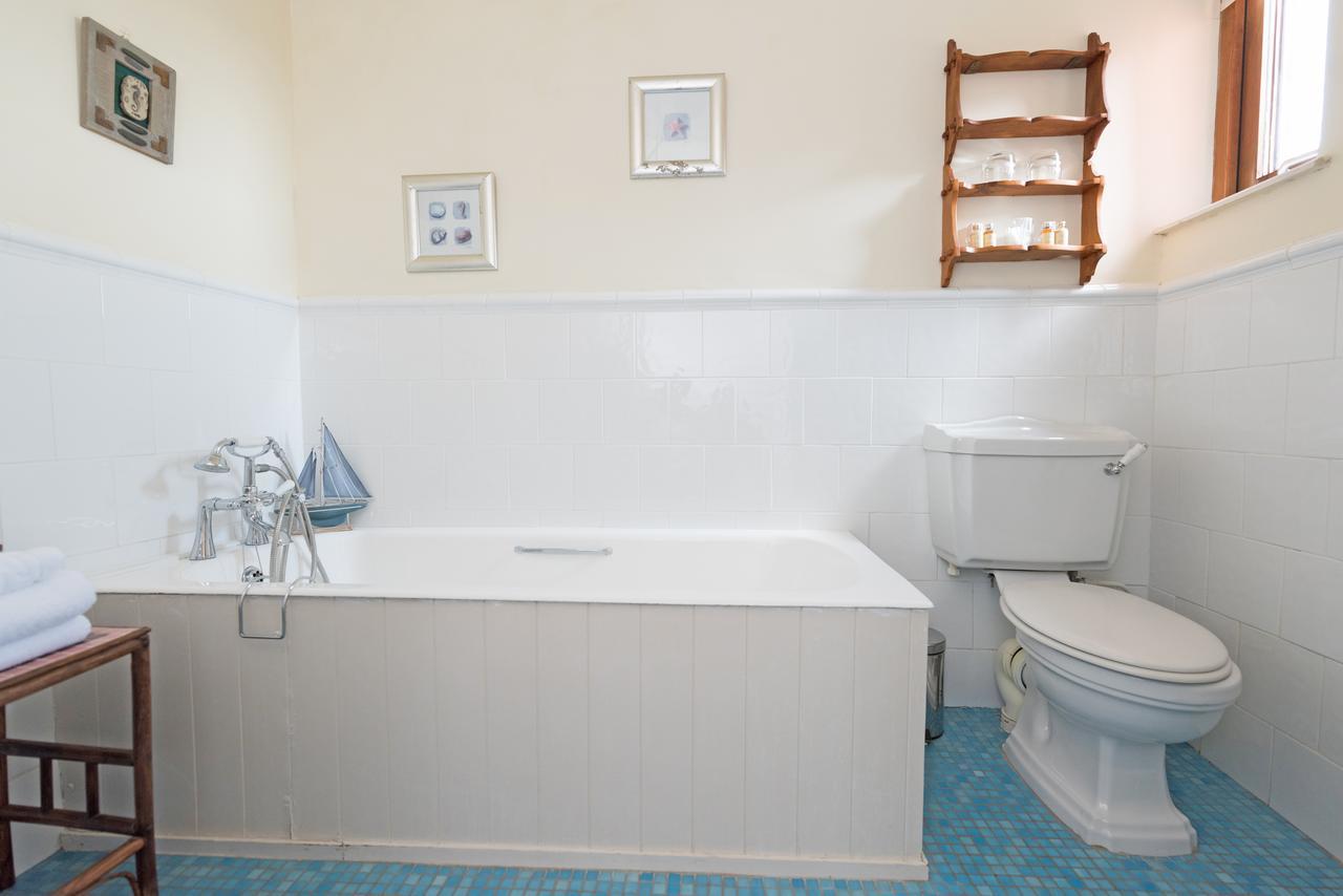 ホテルDolphin Beach House クリフデン エクステリア 写真